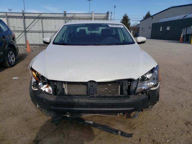 Photo 5 from auction – 2015 VOLKSWAGEN PASSAT S with VIN 1VWAT7A32FC015214