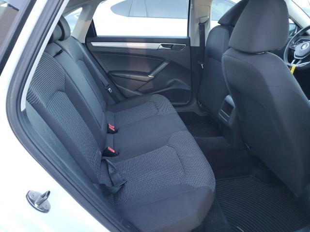 Photo 10 from auction – 2016 VOLKSWAGEN PASSAT S with VIN 1VWAT7A35GC040769