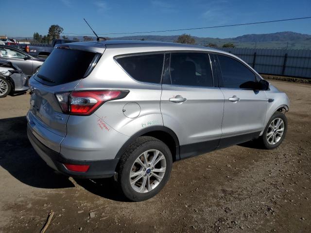 Photo 3 from auction – 2017 FORD ESCAPE SE with VIN 1FMCU9GD7HUA29574