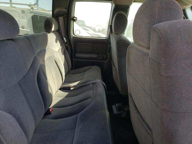 Photo 10 from auction – 2002 CHEVROLET SILVERADO with VIN 1GCHK29UX2E200095