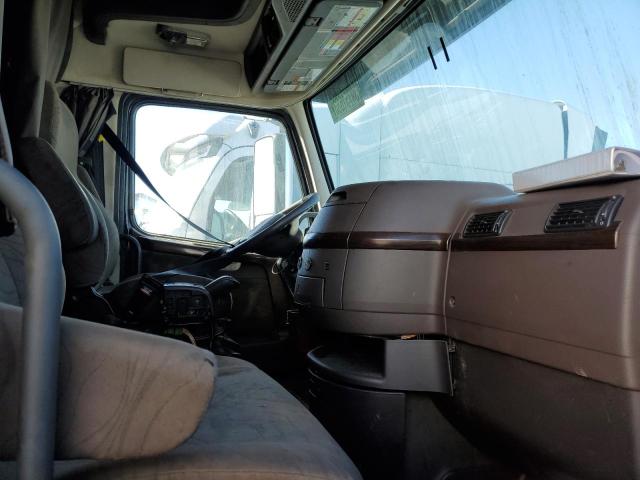 Photo 5 from auction – 2016 VOLVO VN VNL with VIN 4V4NC9EG7GN963079