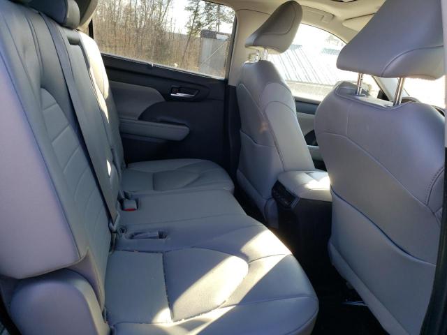 Photo 11 from auction – 2022 TOYOTA HIGHLANDER with VIN 5TDGBRCH9NS542622