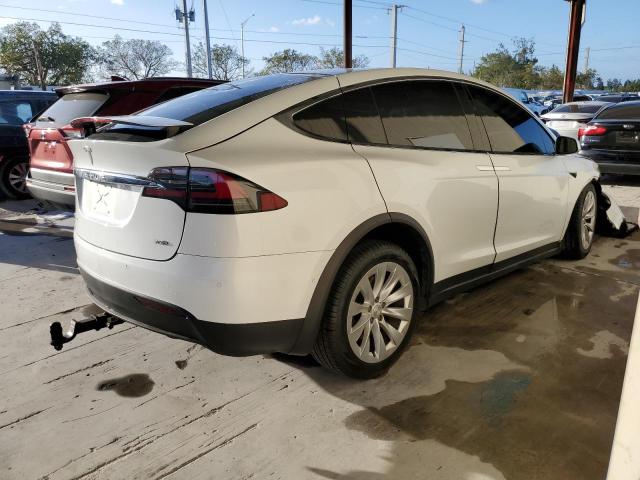 Photo 3 from auction – 2017 TESLA MODEL X with VIN 5YJXCDE29HF077423