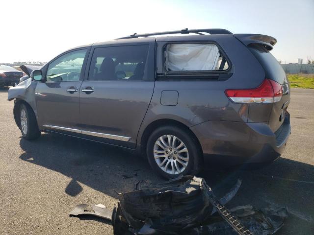 Photo 2 from auction – 2011 TOYOTA SIENNA XLE with VIN 5TDYK3DCXBS094570