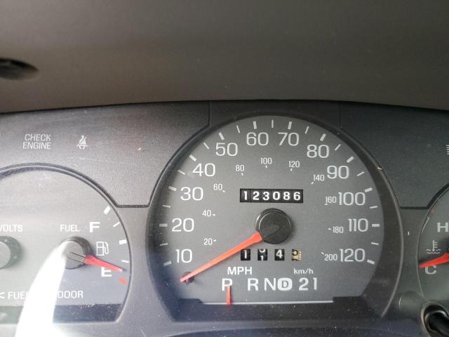 Photo 9 from auction – 2005 MERCURY GRAND MARQ with VIN 2MEFM74W75X671839