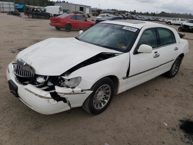 LINCOLN TOWN CAR S 2000 with VIN 1LNHM82W4YY819965 - Photo from auction