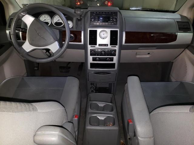 Photo 8 from auction – 2010 CHRYSLER TOWN & COU with VIN 2A4RR5D17AR365774
