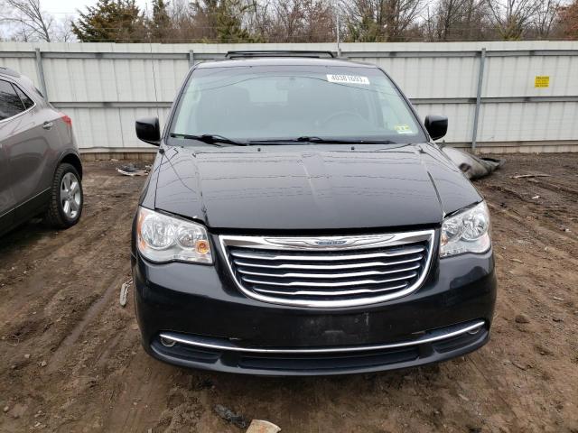 Photo 5 from auction – 2016 CHRYSLER TOWN & COU with VIN 2C4RC1BG9GR260265
