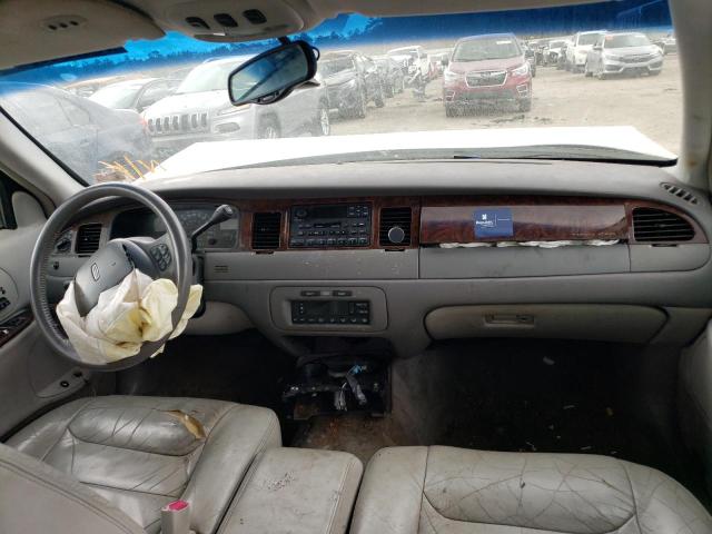 Photo 8 from auction – 2000 LINCOLN TOWN CAR S with VIN 1LNHM82W4YY819965