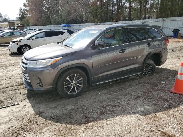 Photo 1 from auction – 2017 TOYOTA HIGHLANDER with VIN 5TDKZRFH1HS521057