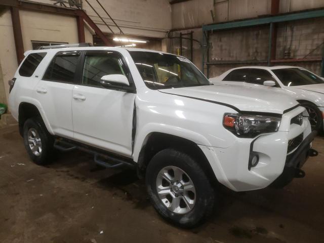 Photo 4 from auction – 2019 TOYOTA 4RUNNER SR with VIN JTEBU5JRXK5667571