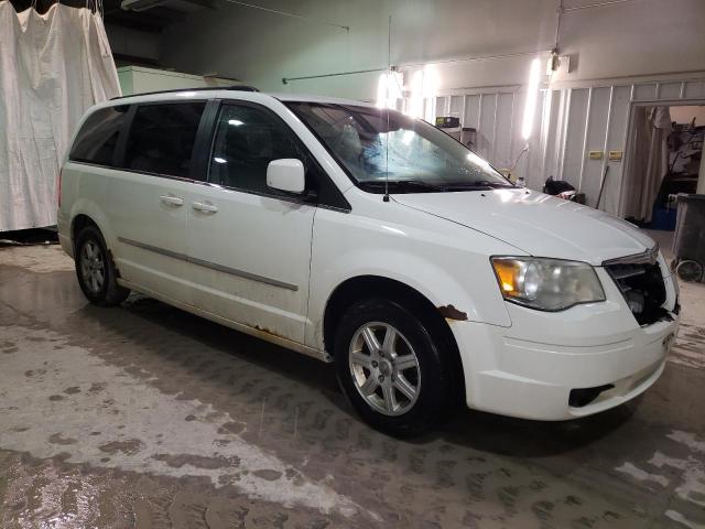 Photo 4 from auction – 2010 CHRYSLER TOWN & COU with VIN 2A4RR5D17AR365774