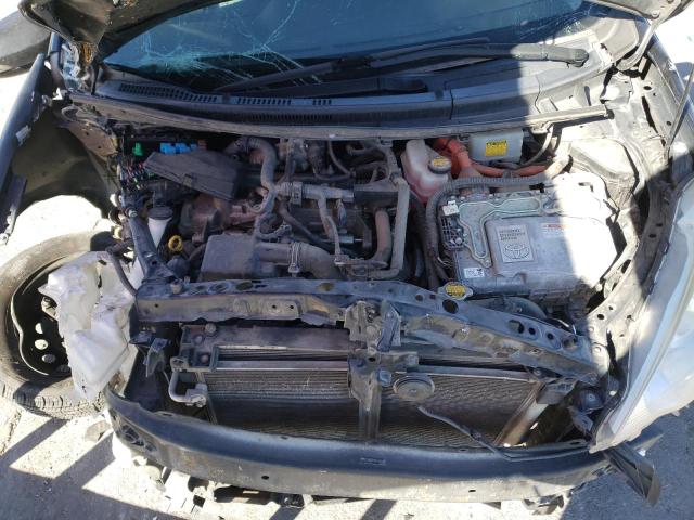 Photo 11 from auction – 2014 TOYOTA PRIUS C with VIN JTDKDTB3XE1569445