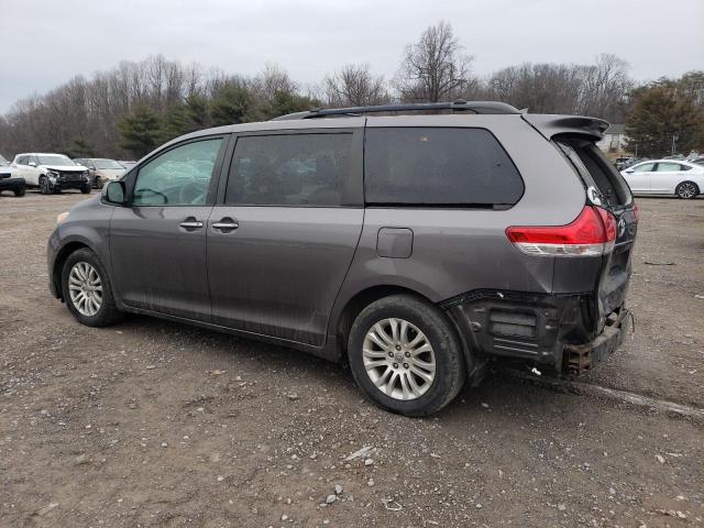Photo 2 from auction – 2011 TOYOTA SIENNA XLE with VIN 5TDYK3DC5BS168882