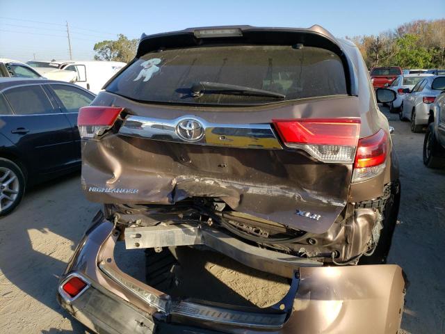 Photo 6 from auction – 2017 TOYOTA HIGHLANDER with VIN 5TDKZRFH8HS222441