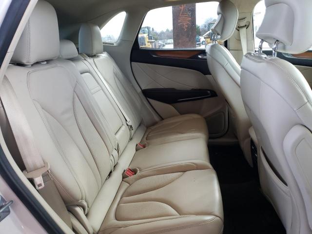 Photo 10 from auction – 2017 LINCOLN MKC SELECT with VIN 5LMCJ2C91HUL21574