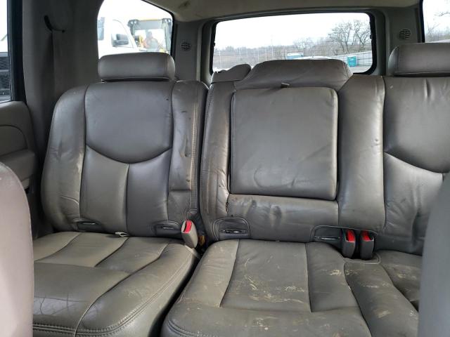 Photo 10 from auction – 2004 CHEVROLET SUBURBAN K with VIN 3GNFK16Z84G227638