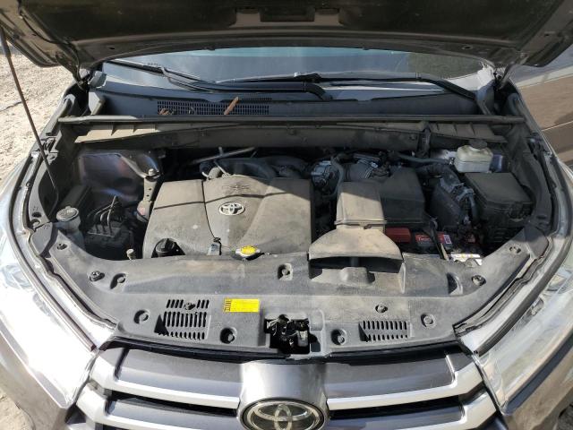 Photo 11 from auction – 2017 TOYOTA HIGHLANDER with VIN 5TDKZRFH1HS521057