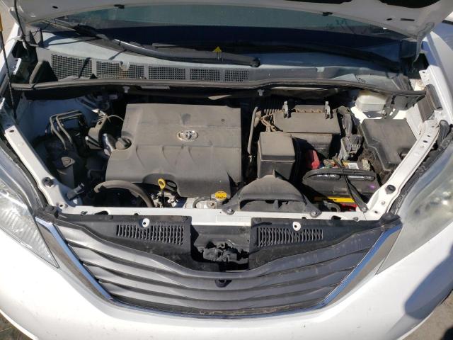 Photo 12 from auction – 2013 TOYOTA SIENNA XLE with VIN 5TDYK3DC4DS337437
