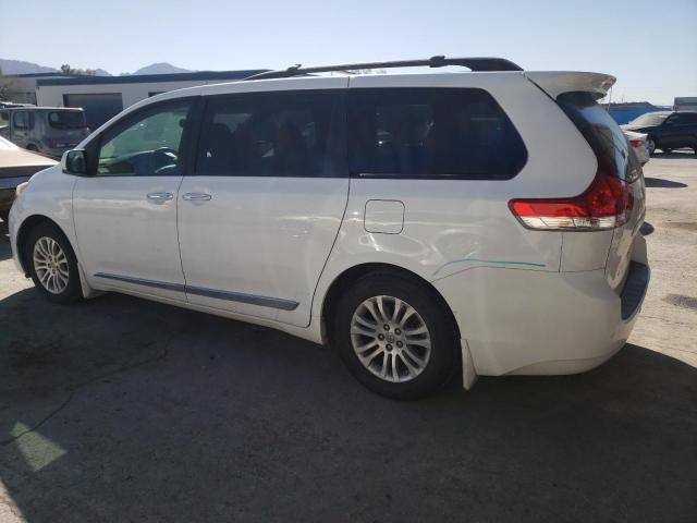Photo 2 from auction – 2013 TOYOTA SIENNA XLE with VIN 5TDYK3DC4DS337437
