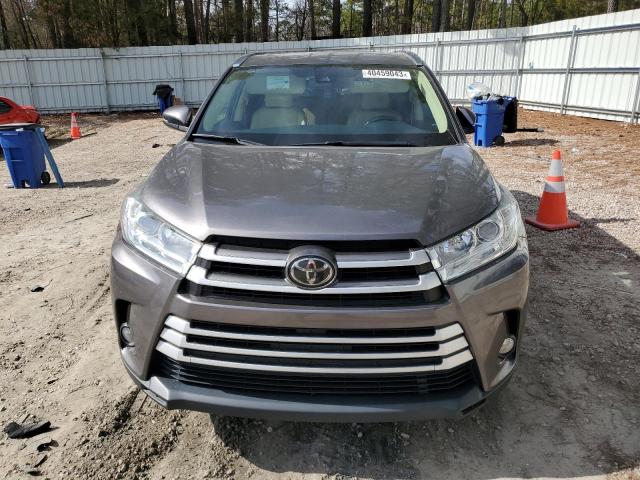 Photo 5 from auction – 2017 TOYOTA HIGHLANDER with VIN 5TDKZRFH1HS521057