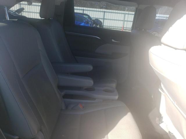 Photo 11 from auction – 2015 TOYOTA HIGHLANDER with VIN 5TDYKRFH9FS112638