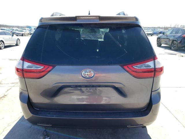 Photo 6 from auction – 2018 TOYOTA SIENNA XLE with VIN 5TDYZ3DC1JS910463