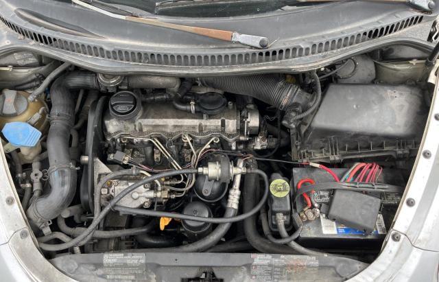 Photo 7 from auction – 2000 VOLKSWAGEN NEW BEETLE with VIN 3VWCF21C6YM415832