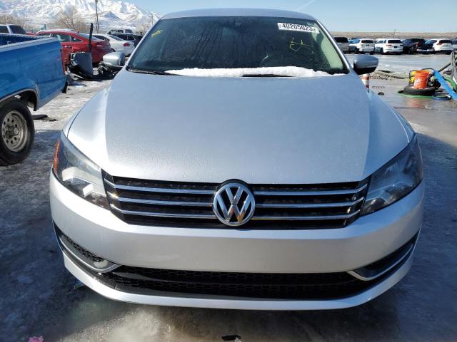 Photo 5 from auction – 2015 VOLKSWAGEN PASSAT S with VIN 1VWAT7A34FC034735