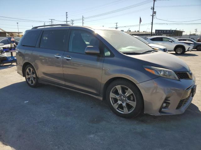 Photo 4 from auction – 2018 TOYOTA SIENNA SE with VIN 5TDXZ3DC6JS909370