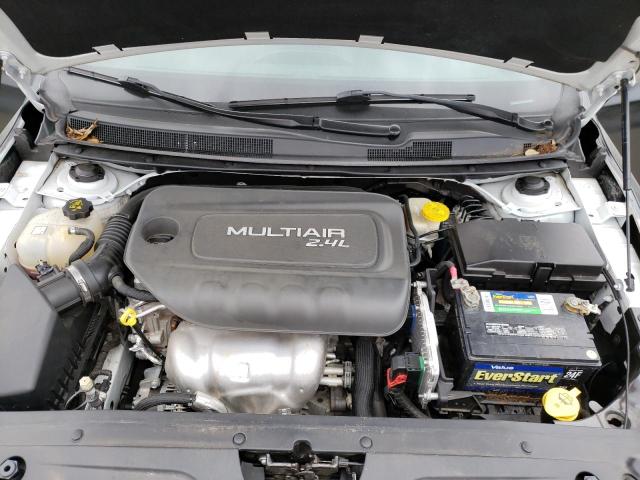 Photo 11 from auction – 2015 CHRYSLER 200 LIMITE with VIN 1C3CCCAB0FN559327