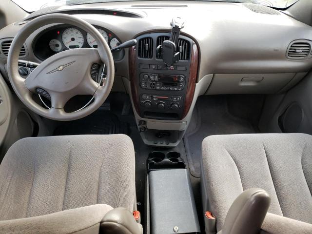 Photo 8 from auction – 2002 CHRYSLER TOWN & COU with VIN 2C8GP34342R667144