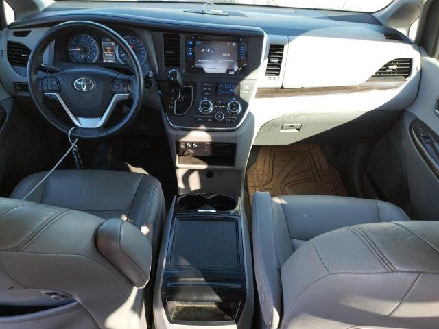 Photo 8 from auction – 2017 TOYOTA SIENNA XLE with VIN 5TDYZ3DC3HS777859