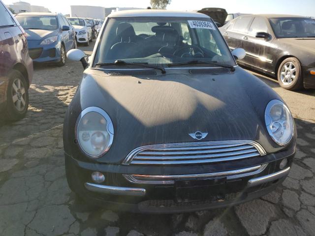 Photo 5 from auction – 2004 MINI COOPER with VIN WMWRC33444TJ59636