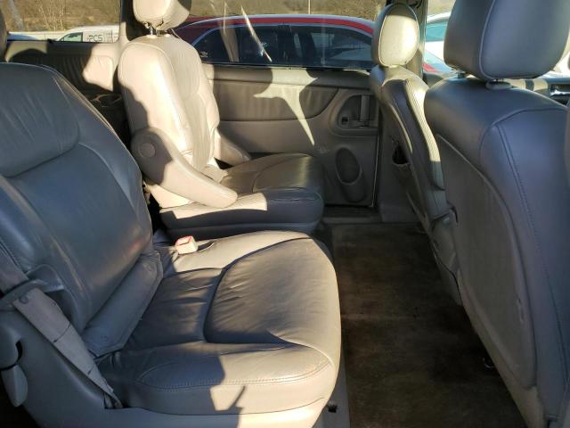 Photo 11 from auction – 2005 TOYOTA SIENNA XLE with VIN 5TDBA22C55S033282