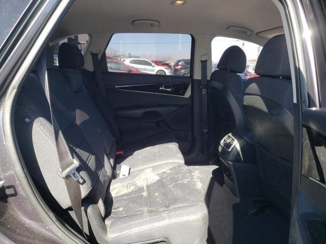 Photo 11 from auction – 2018 KIA SORENTO LX with VIN 5XYPGDA59JG402901