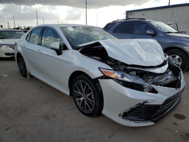 Photo 4 from auction – 2022 TOYOTA CAMRY XLE with VIN 4T1F31AK9NU587446