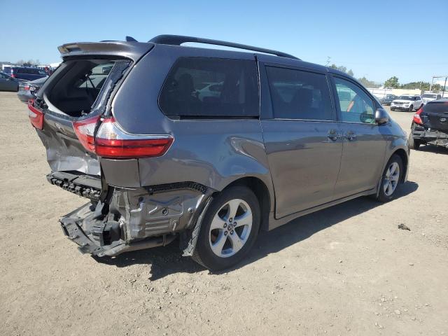 Photo 3 from auction – 2018 TOYOTA SIENNA LE with VIN 5TDKZ3DC5JS964323