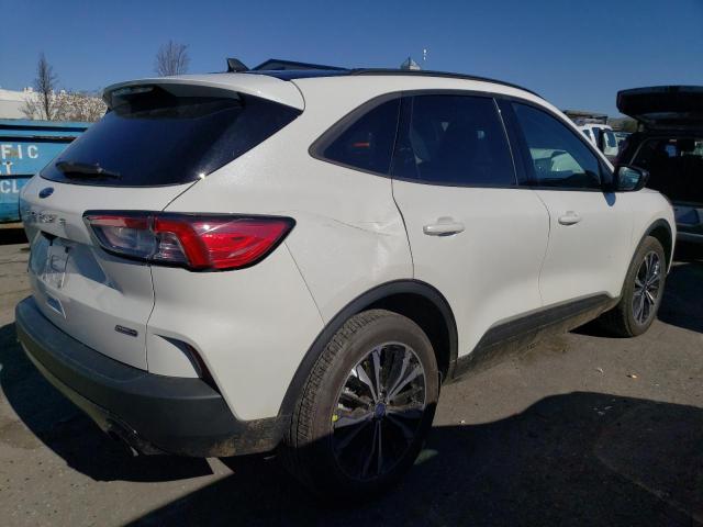 Photo 3 from auction – 2021 FORD ESCAPE SE with VIN 1FMCU9BZ1MUB12396