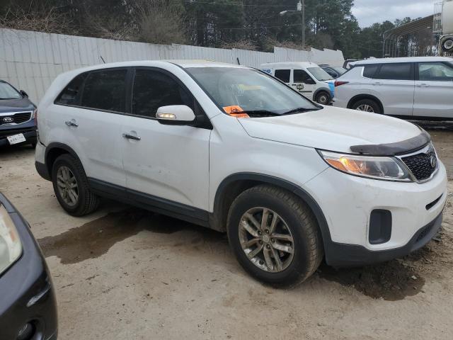 Photo 4 from auction – 2015 KIA SORENTO LX with VIN 5XYKT3A62FG608657