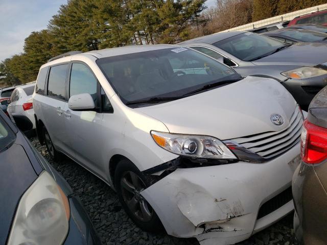 Photo 4 from auction – 2017 TOYOTA SIENNA LE with VIN 5TDKZ3DC4HS863493