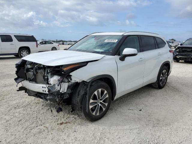 TOYOTA HIGHLANDER 2022 with VIN 5TDGZRAH5NS094572 - Photo from auction