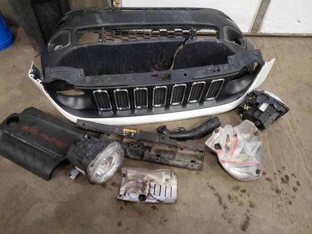 Photo 12 from auction – 2018 JEEP RENEGADE L with VIN ZACCJBBB3JPH38410