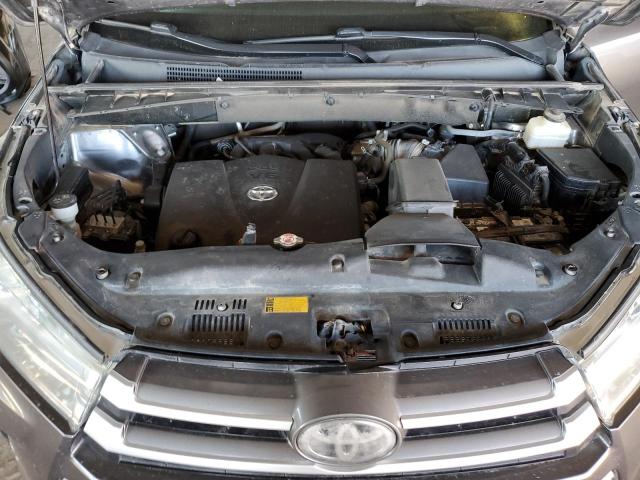 Photo 12 from auction – 2018 TOYOTA HIGHLANDER with VIN 5TDKZRFH8JS536225