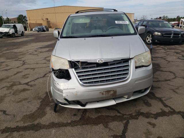 Photo 5 from auction – 2010 CHRYSLER TOWN & COU with VIN 2A4RR5D18AR397648
