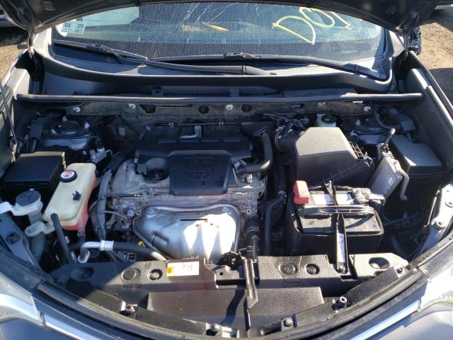 Photo 12 from auction – 2017 TOYOTA RAV4 LE with VIN JTMZFREV0HJ715168