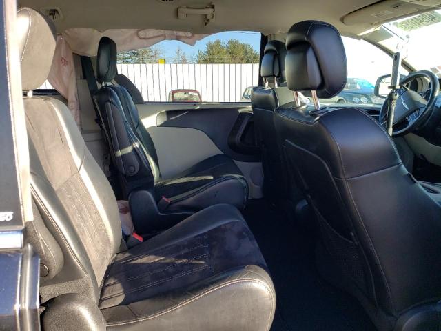 Photo 11 from auction – 2014 CHRYSLER TOWN & COU with VIN 2C4RC1CG2ER231315