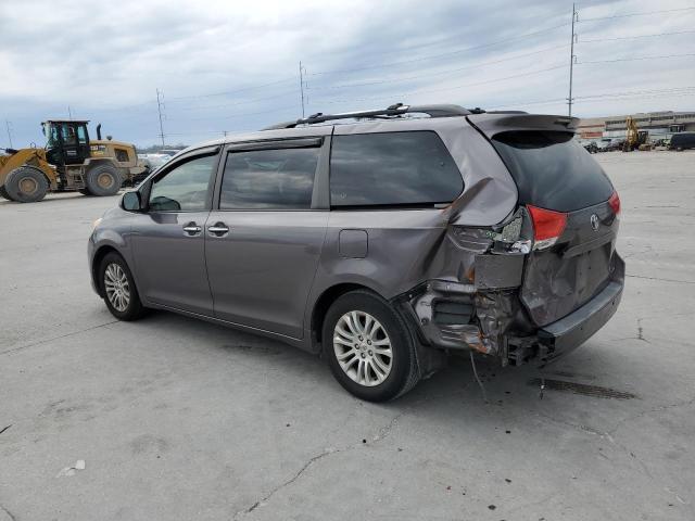 Photo 2 from auction – 2011 TOYOTA SIENNA XLE with VIN 5TDYK3DC7BS014125