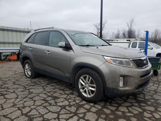 Photo 4 from auction – 2015 KIA SORENTO LX with VIN 5XYKTDA70FG653501