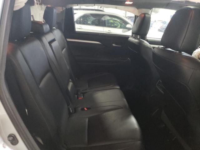 Photo 11 from auction – 2018 TOYOTA HIGHLANDER with VIN 5TDJZRFH9JS554941
